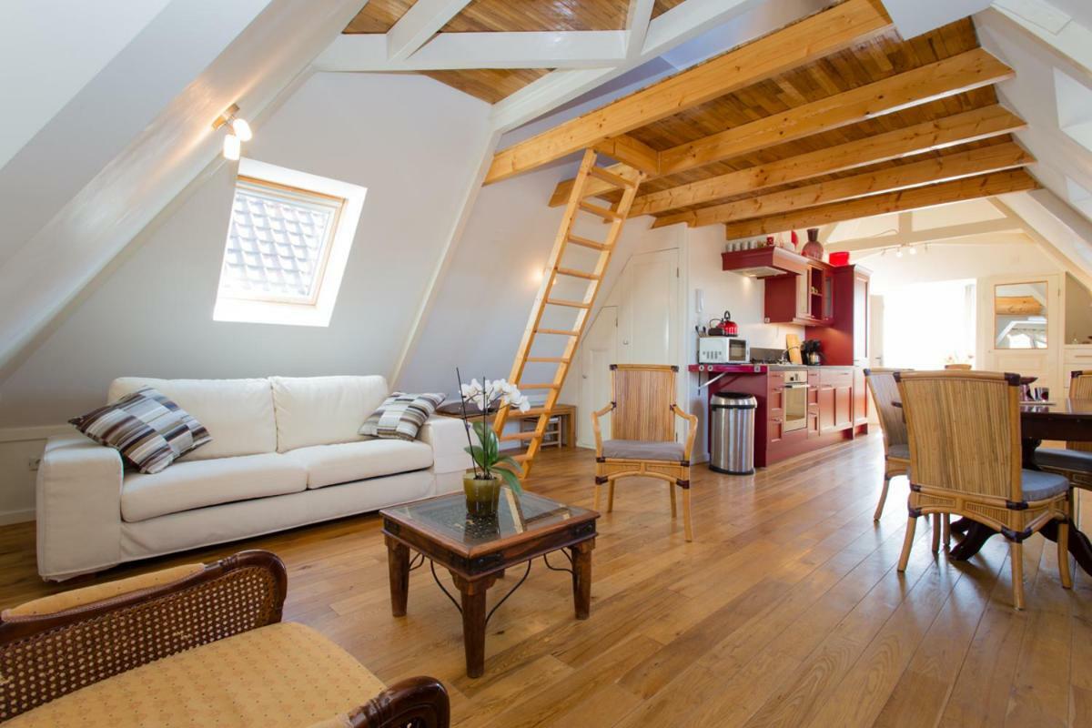 Apartment Van Eeghenstraat 161 I
